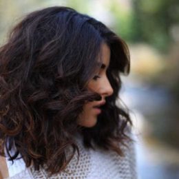 Is curly hair and wavy hair the same?